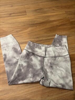 Womens Cloud Print Gray Active Leggings